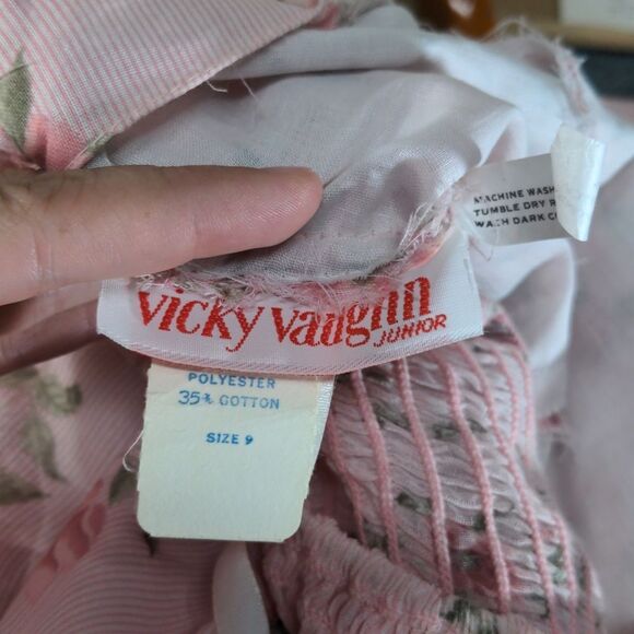 70's Pretty in Pink Vintage Prairie floral dress - Picture 8 of 10